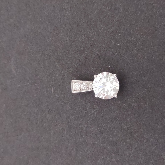 Diamond Style Stud Pendant - Picture 1 of 4